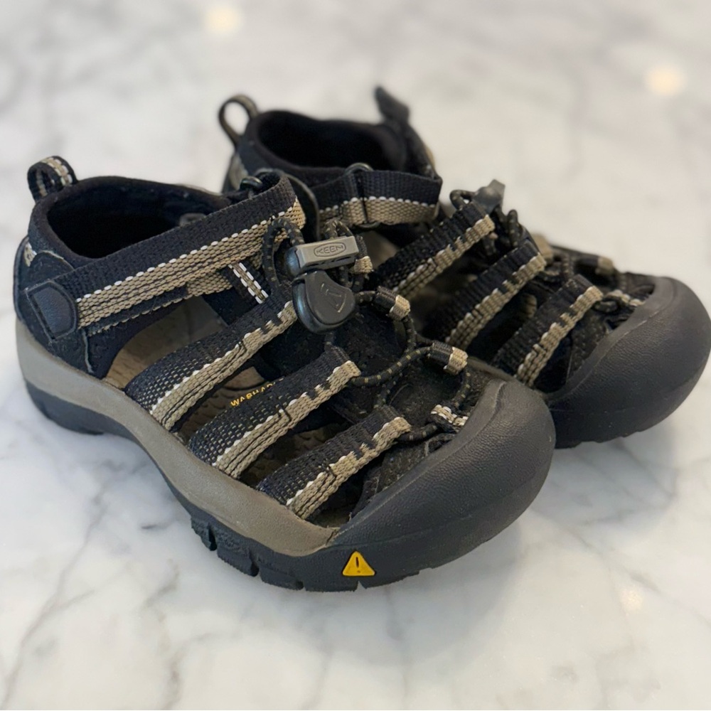Keen Kids Black and Tan Adventure Sandals